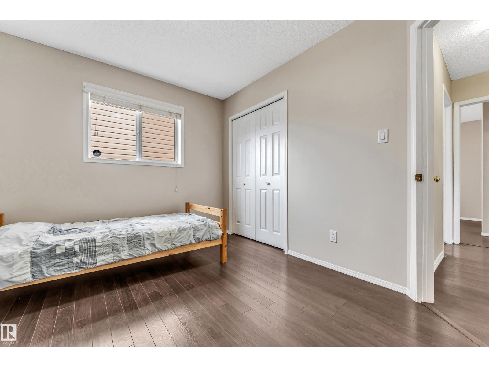 Photo 16 of 3320 27 Av Nw, Edmonton AB