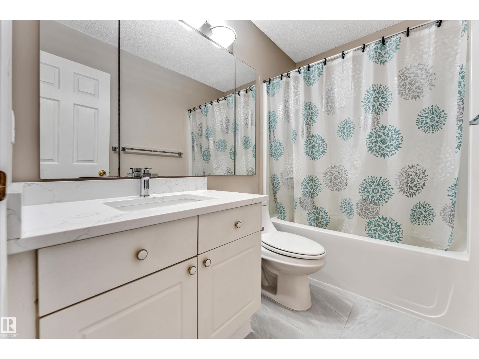 Photo 17 of 3320 27 Av Nw, Edmonton AB