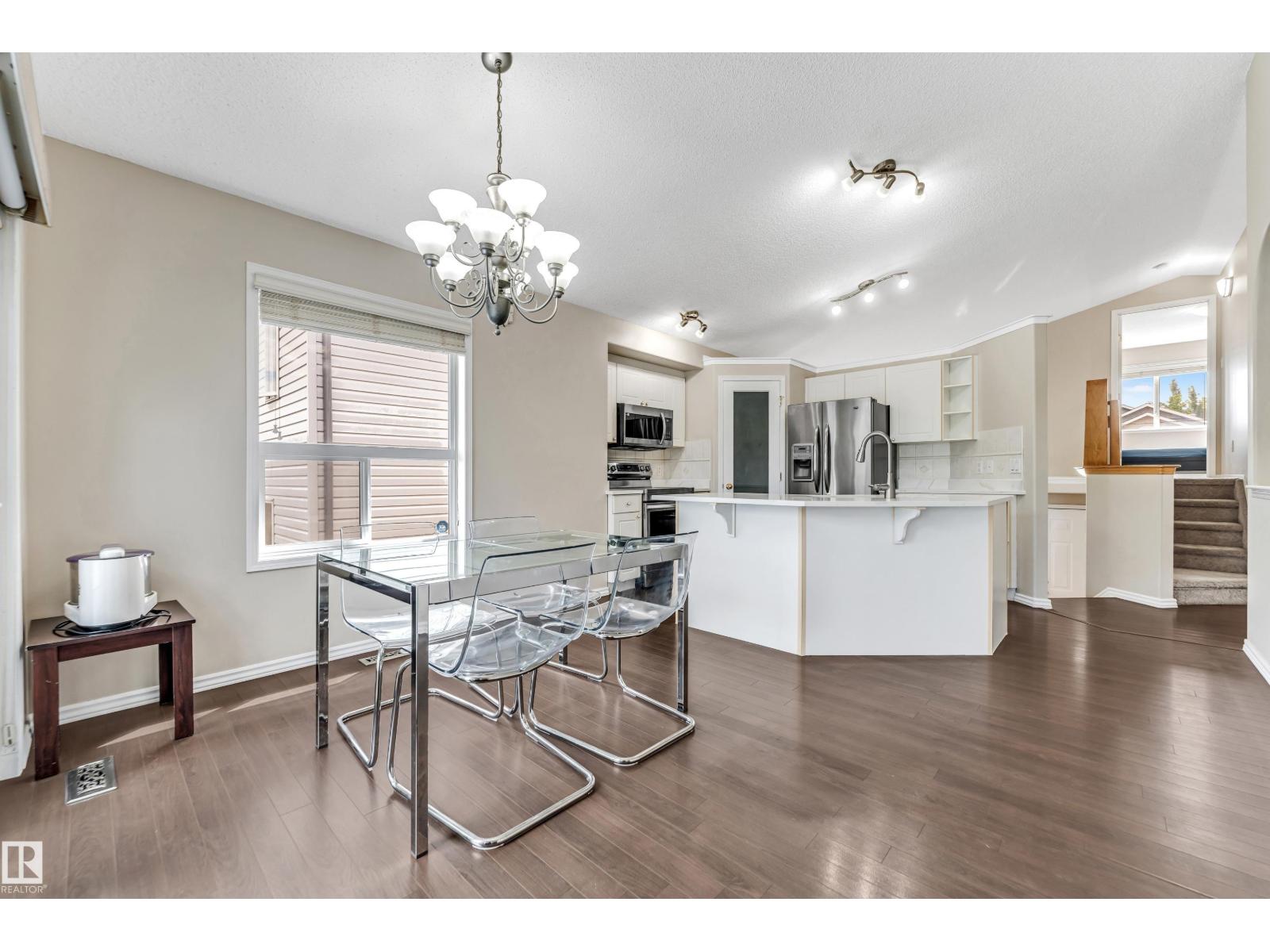 Photo 25 of 3320 27 Av Nw, Edmonton AB
