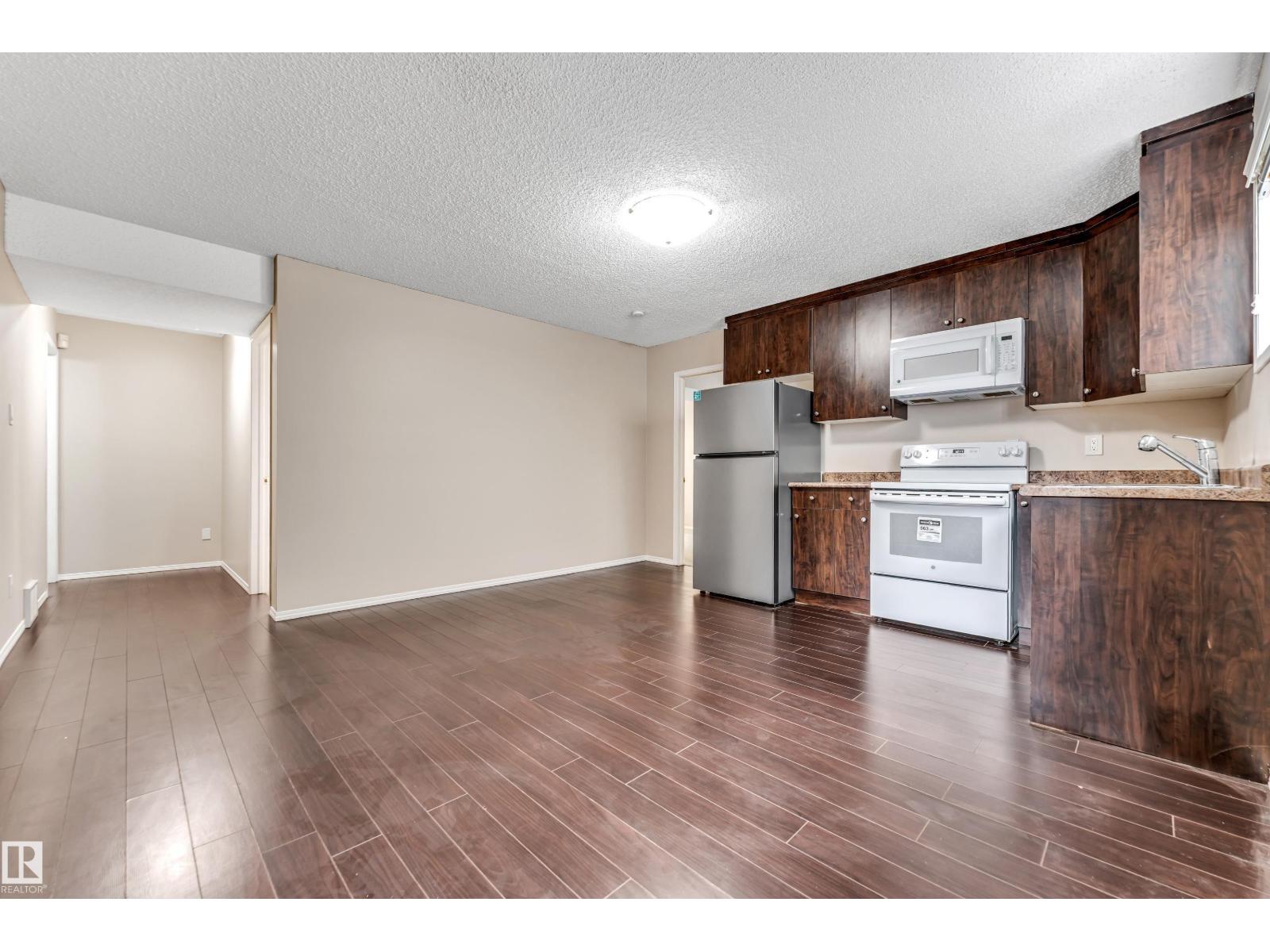 Photo 33 of 3320 27 Av Nw, Edmonton AB