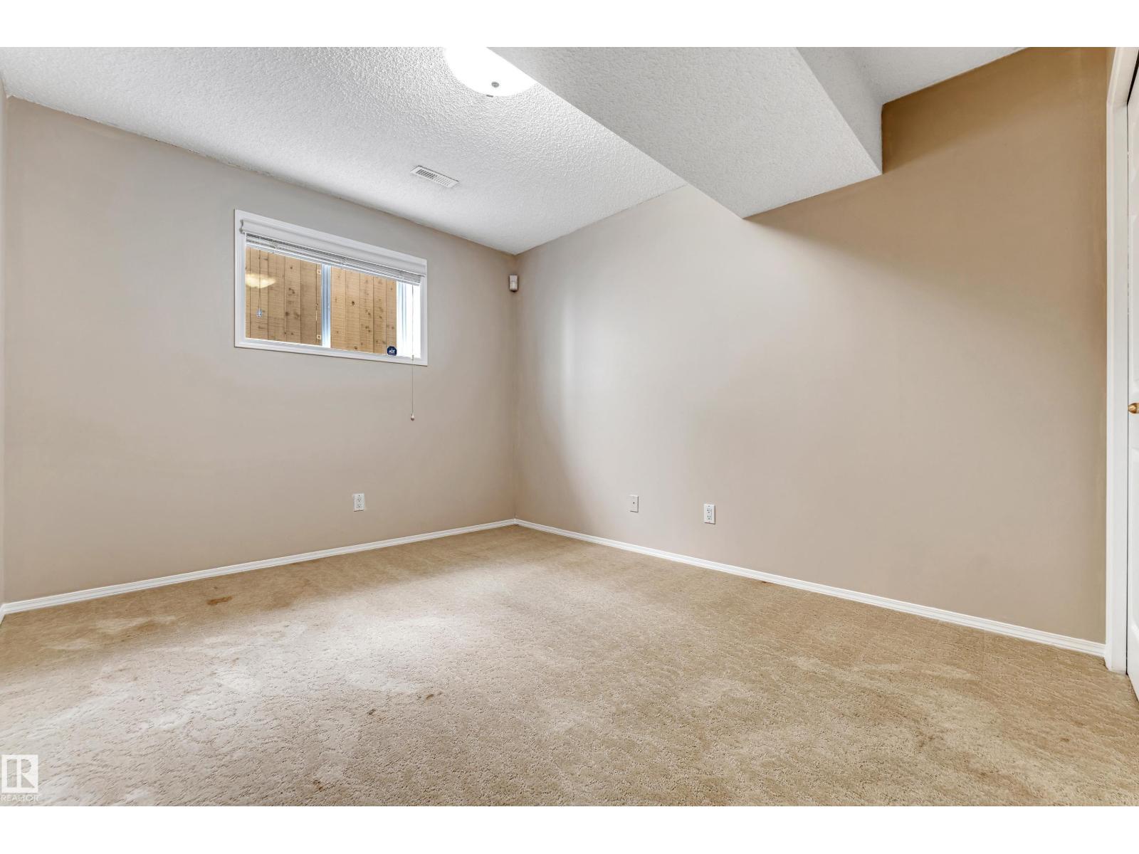 Photo 37 of 3320 27 Av Nw, Edmonton AB