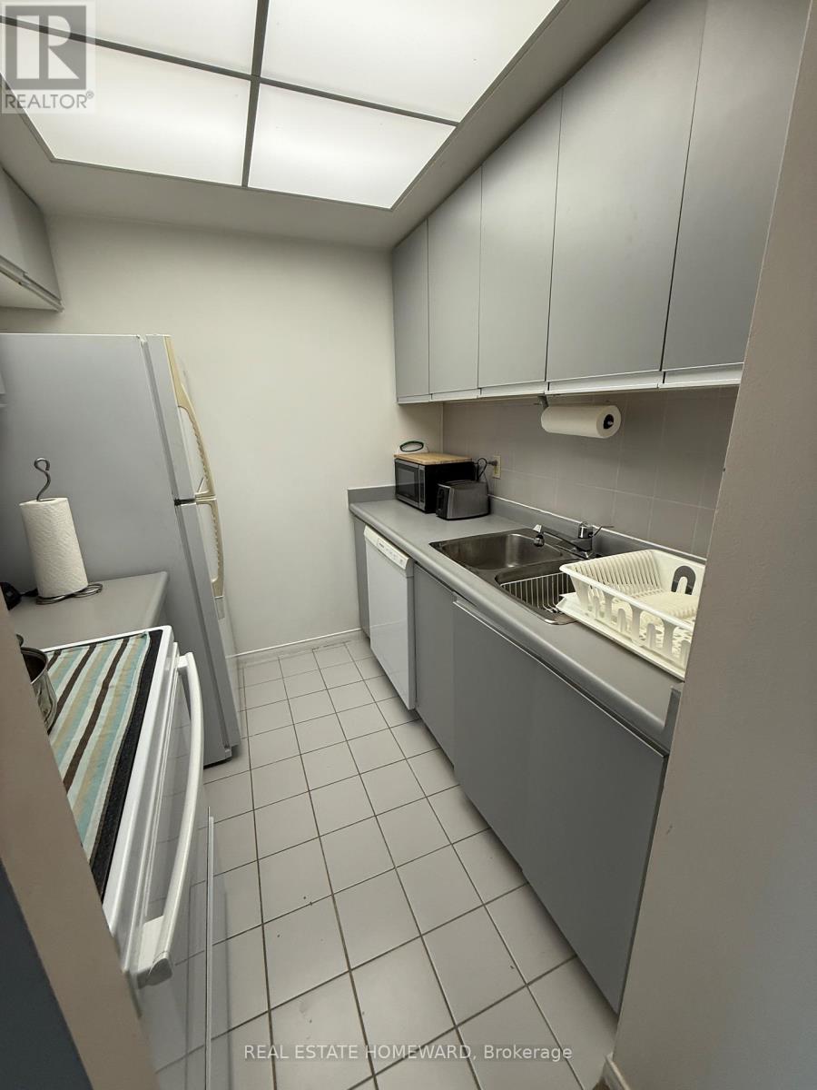 Photo 1 of 903 99 Harbour Square, Toronto ON