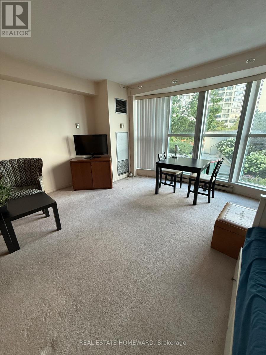 Photo 3 of 903 99 Harbour Square, Toronto ON