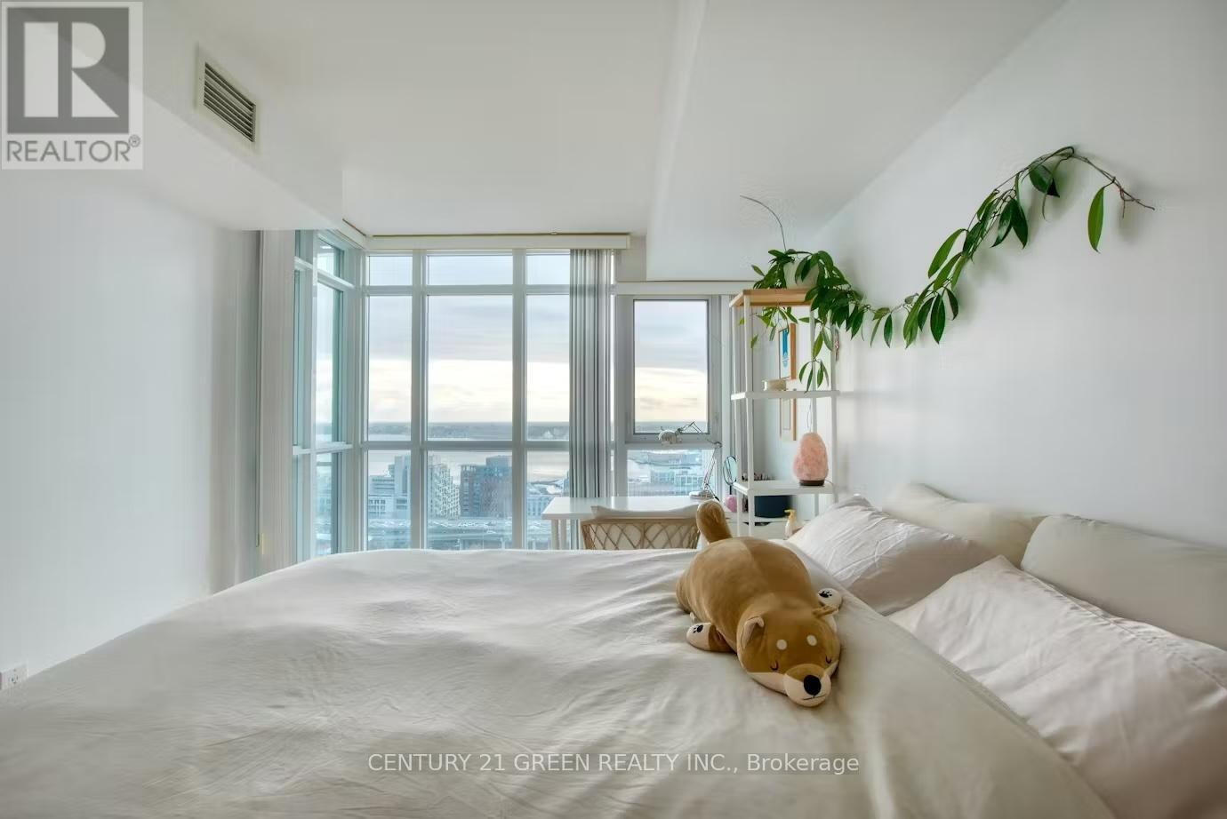 Photo 4 of 2308 15 Iceboat Terrace, Toronto ON