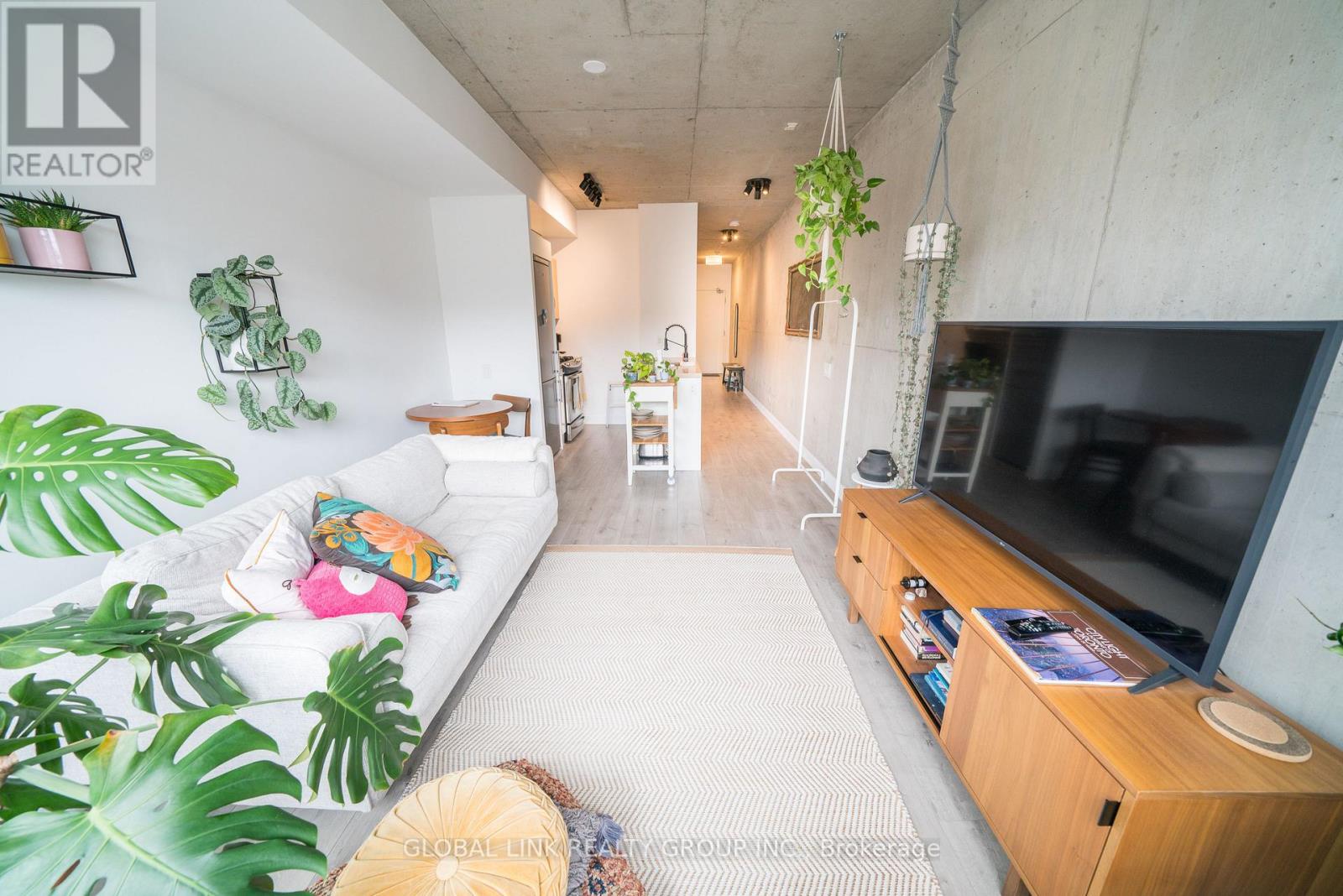 Photo 11 of 306 319 Carlaw Avenue, Toronto ON