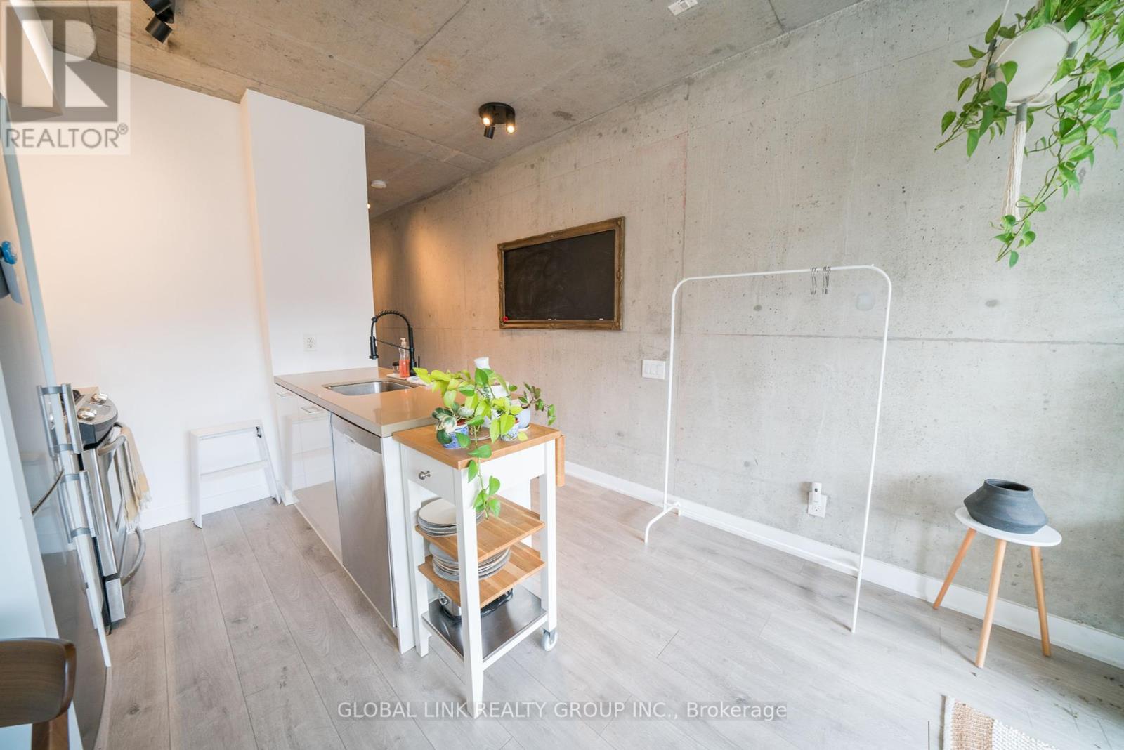 Photo 9 of 306 319 Carlaw Avenue, Toronto ON