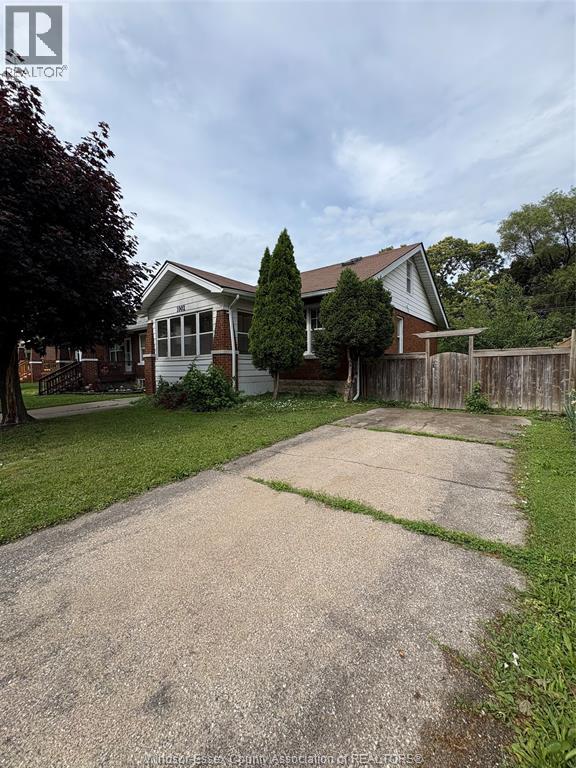 Photo 1 of 1002 Dawson, Windsor ON