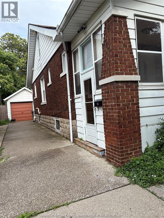 Photo 8 of 1002 Dawson, Windsor ON
