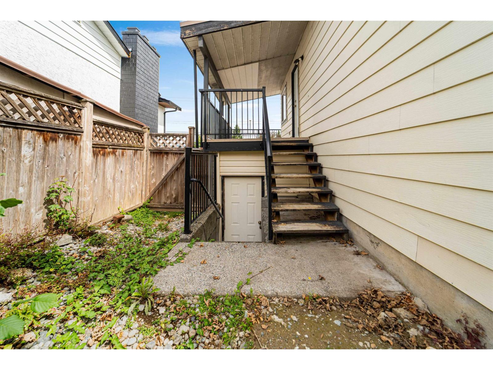 Photo 26 of 2071 Emerson Street, Abbotsford BC