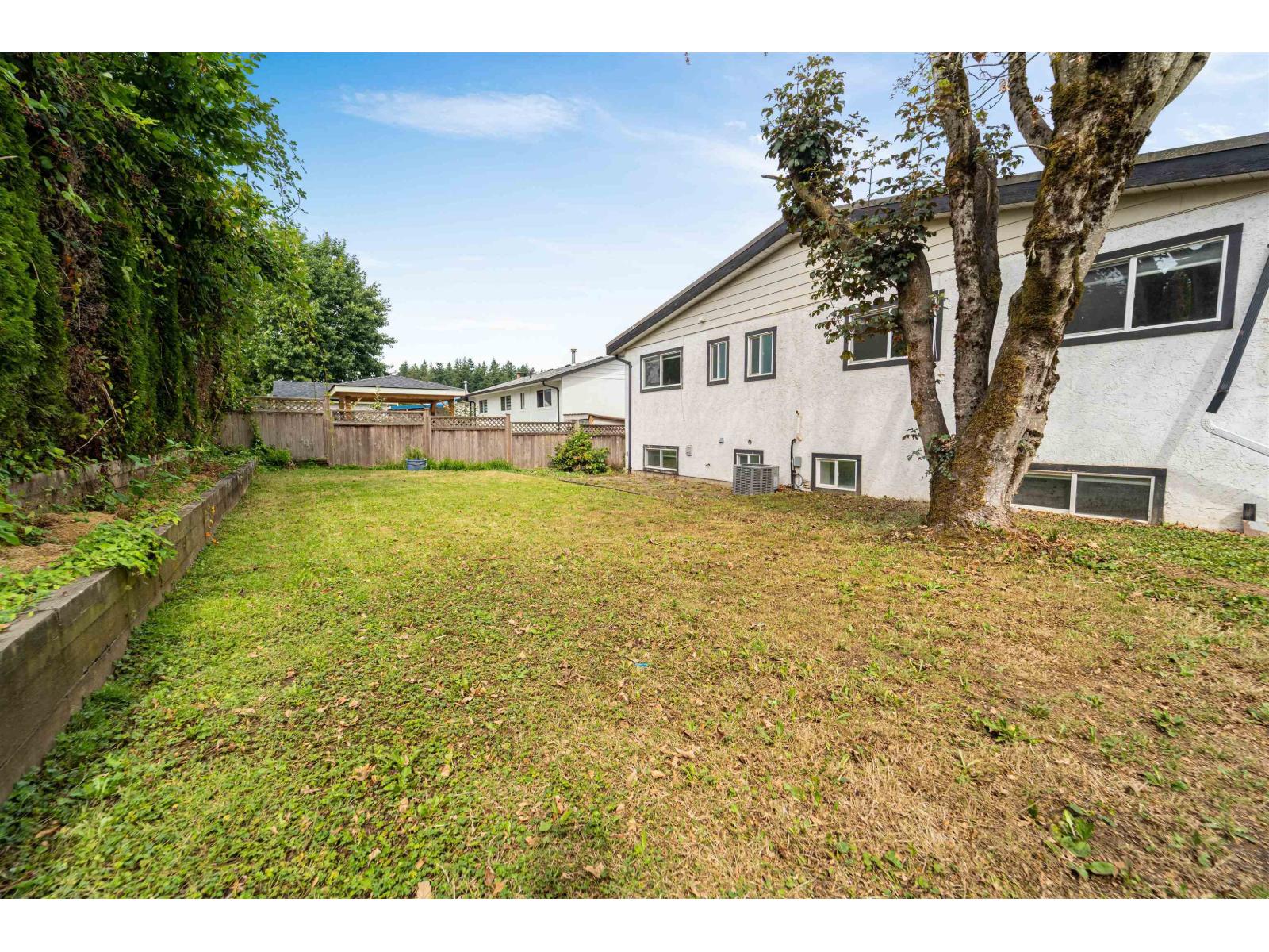 Photo 30 of 2071 Emerson Street, Abbotsford BC