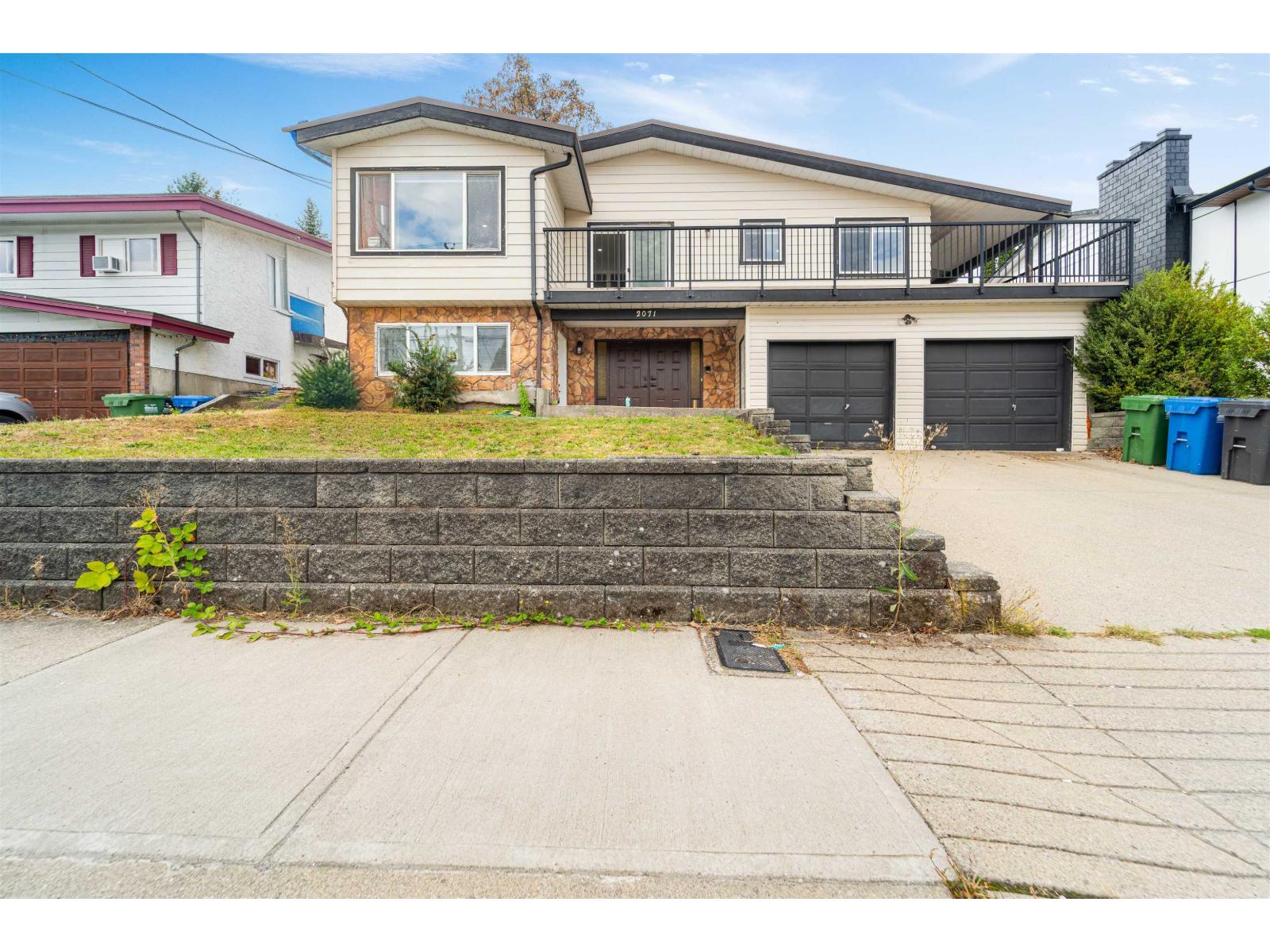 Photo 1 of 2071 Emerson Street, Abbotsford BC