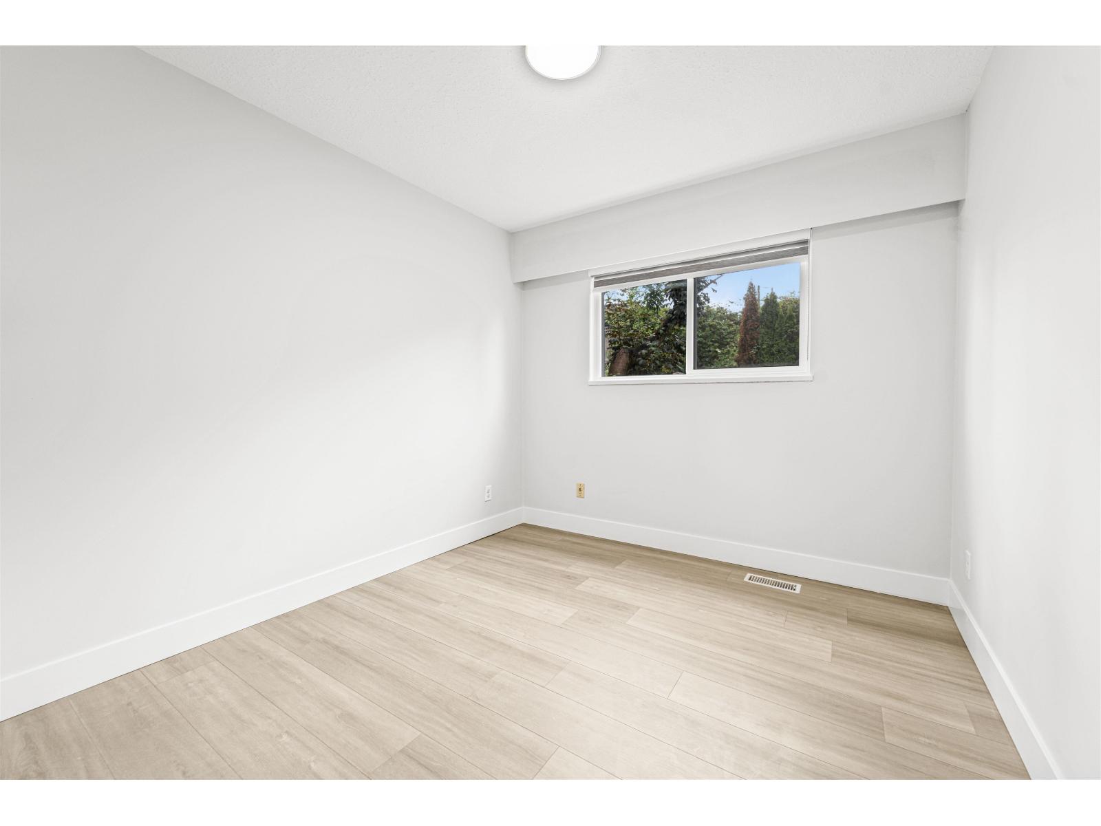 Photo 20 of 2071 Emerson Street, Abbotsford BC