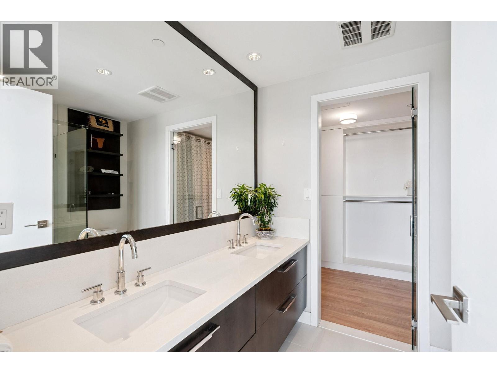 Photo 15 of 1905 958 Ridgeway Avenue, Coquitlam BC