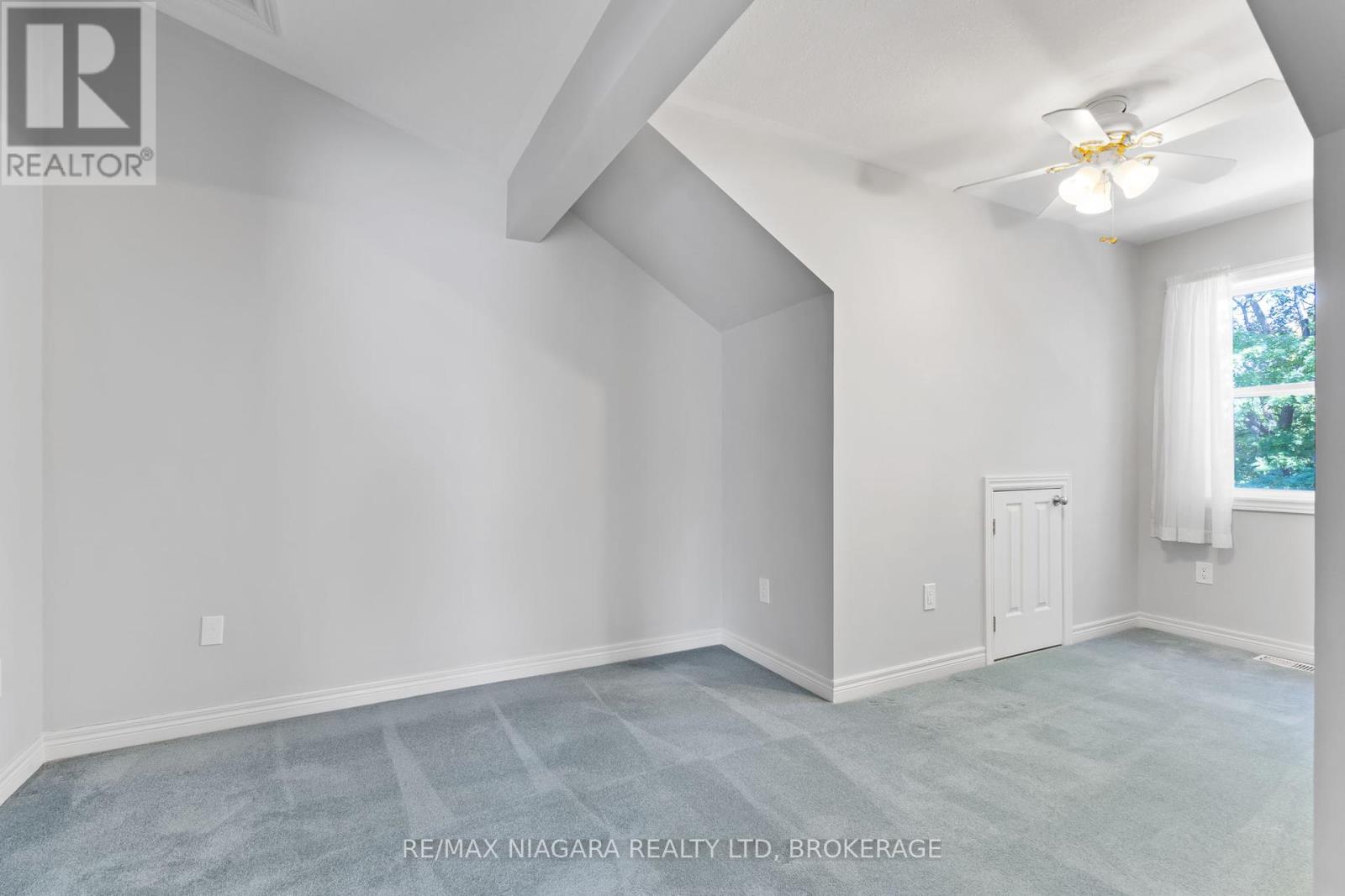 Photo 41 of 23 Portal Drive, Port Colborne ON
