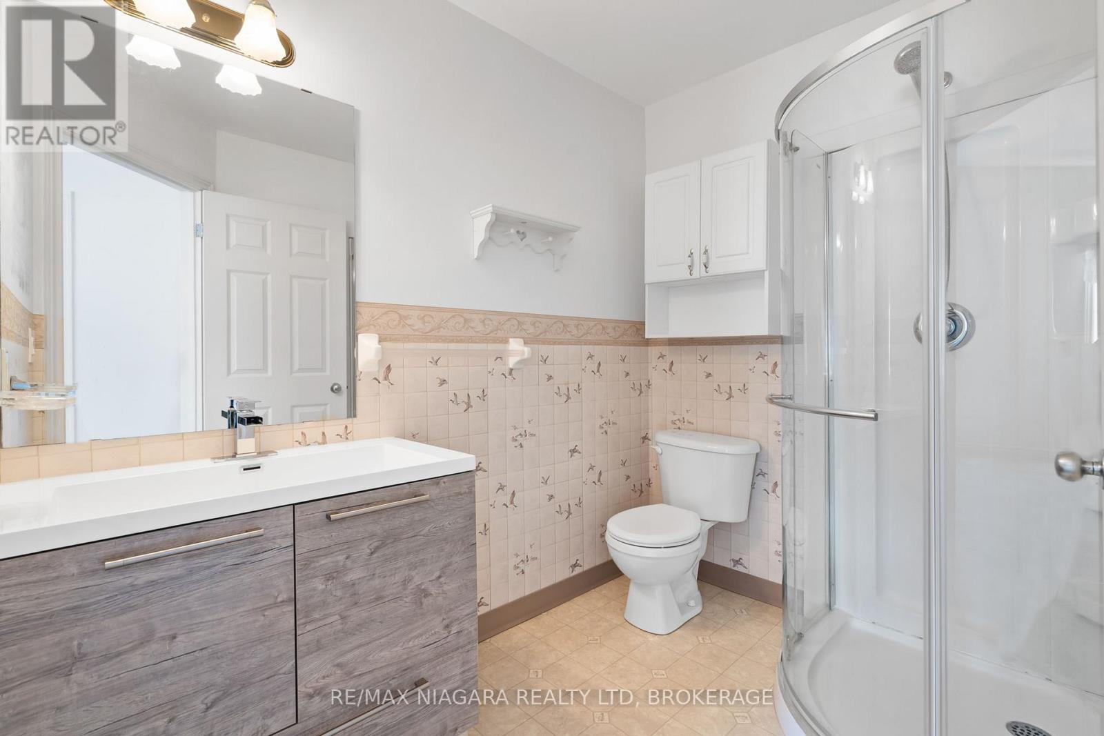 Photo 29 of 23 Portal Drive, Port Colborne ON