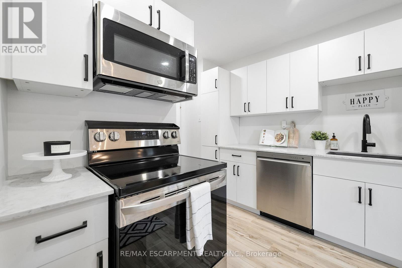 Photo 2 of 150 17 Old Pine Trail, St Catharines ON