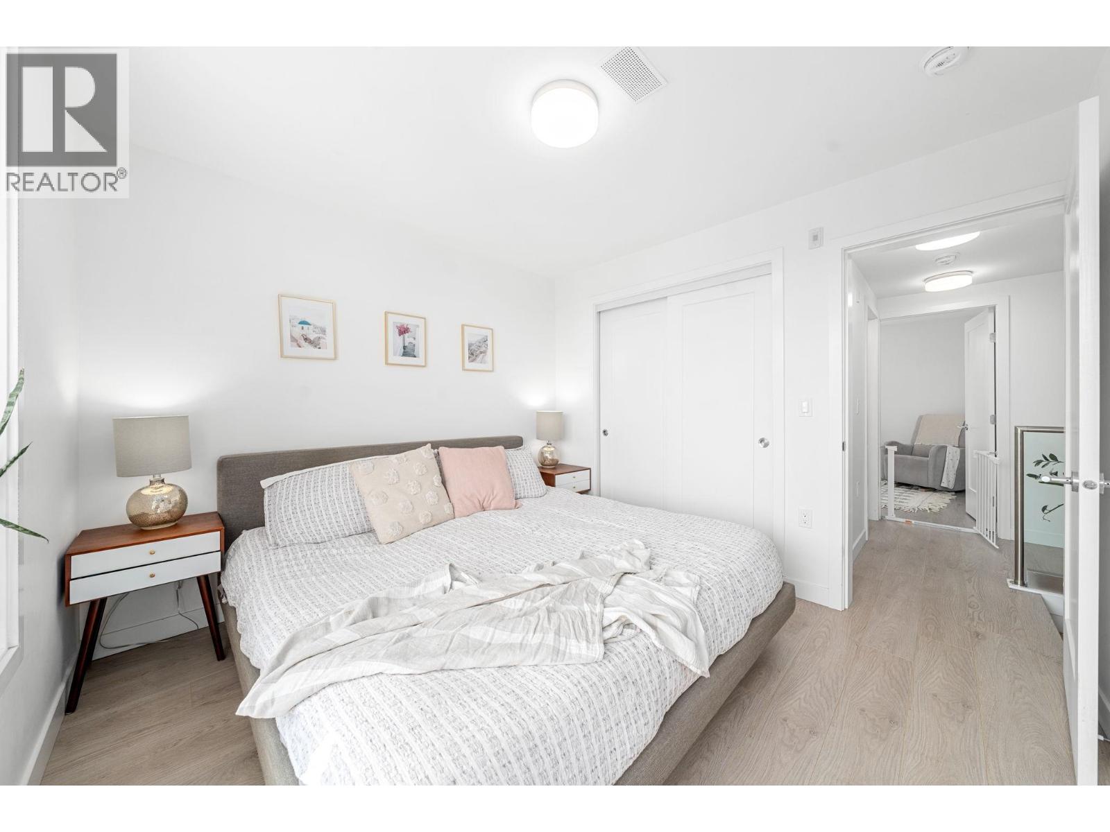 Photo 20 of 35 720 E 3rd Street, North Vancouver BC