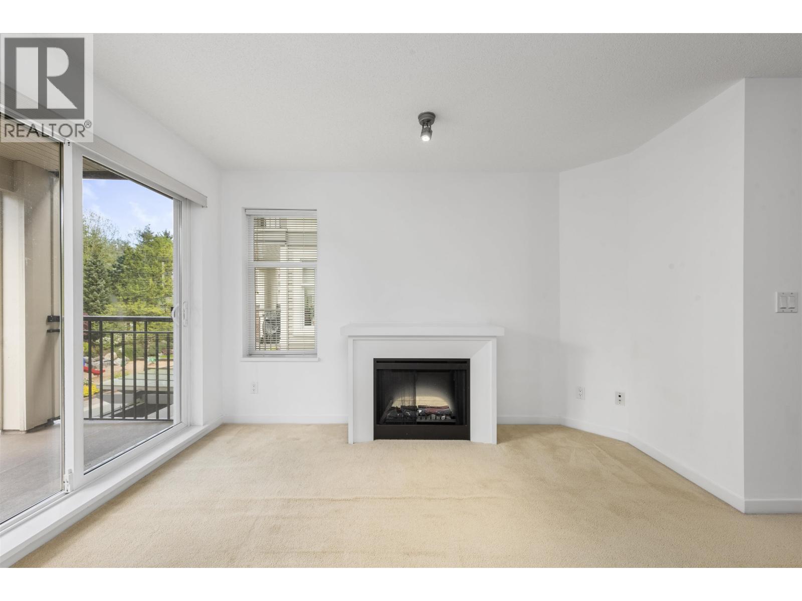 Photo 4 of 309 4768 Brentwood Drive, Burnaby BC