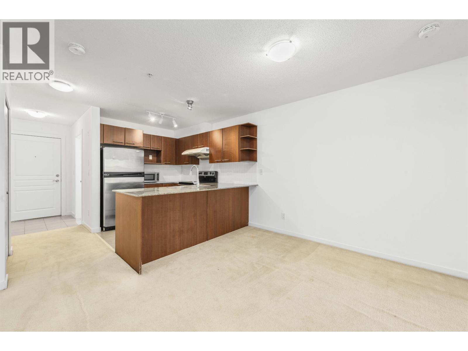 Photo 5 of 309 4768 Brentwood Drive, Burnaby BC