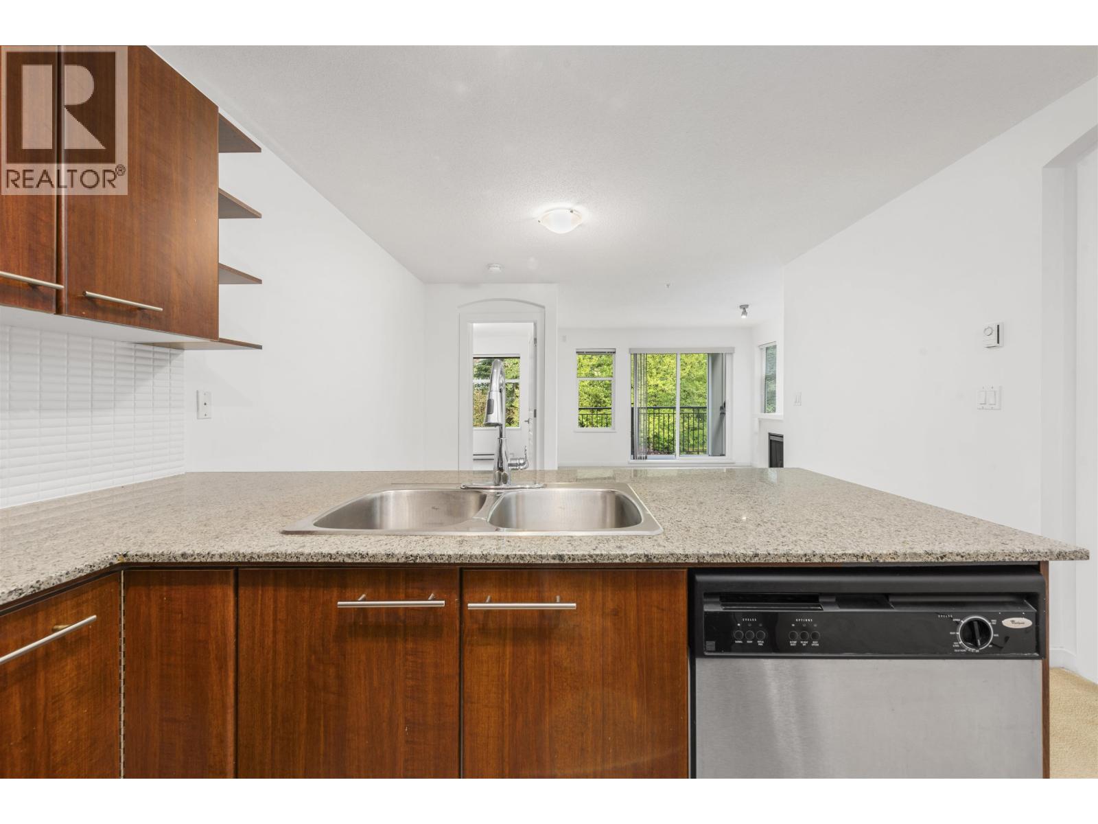 Photo 8 of 309 4768 Brentwood Drive, Burnaby BC