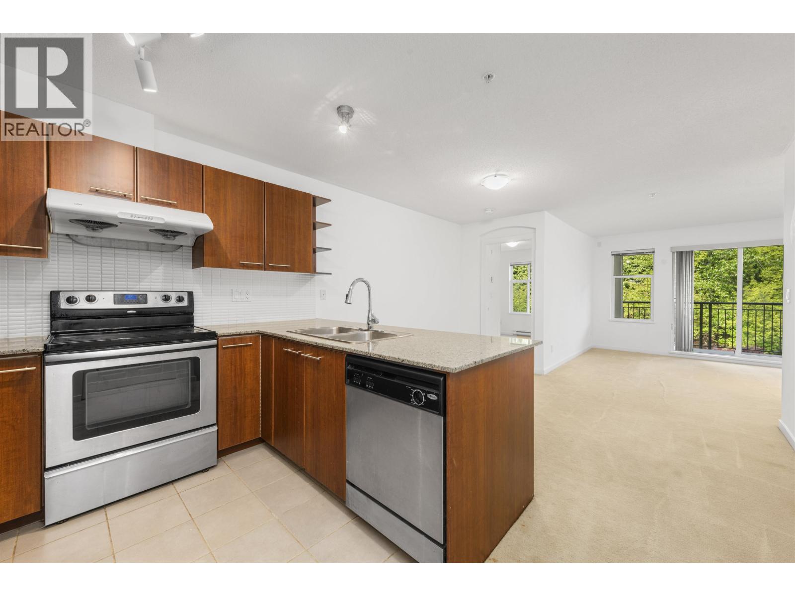 Photo 9 of 309 4768 Brentwood Drive, Burnaby BC