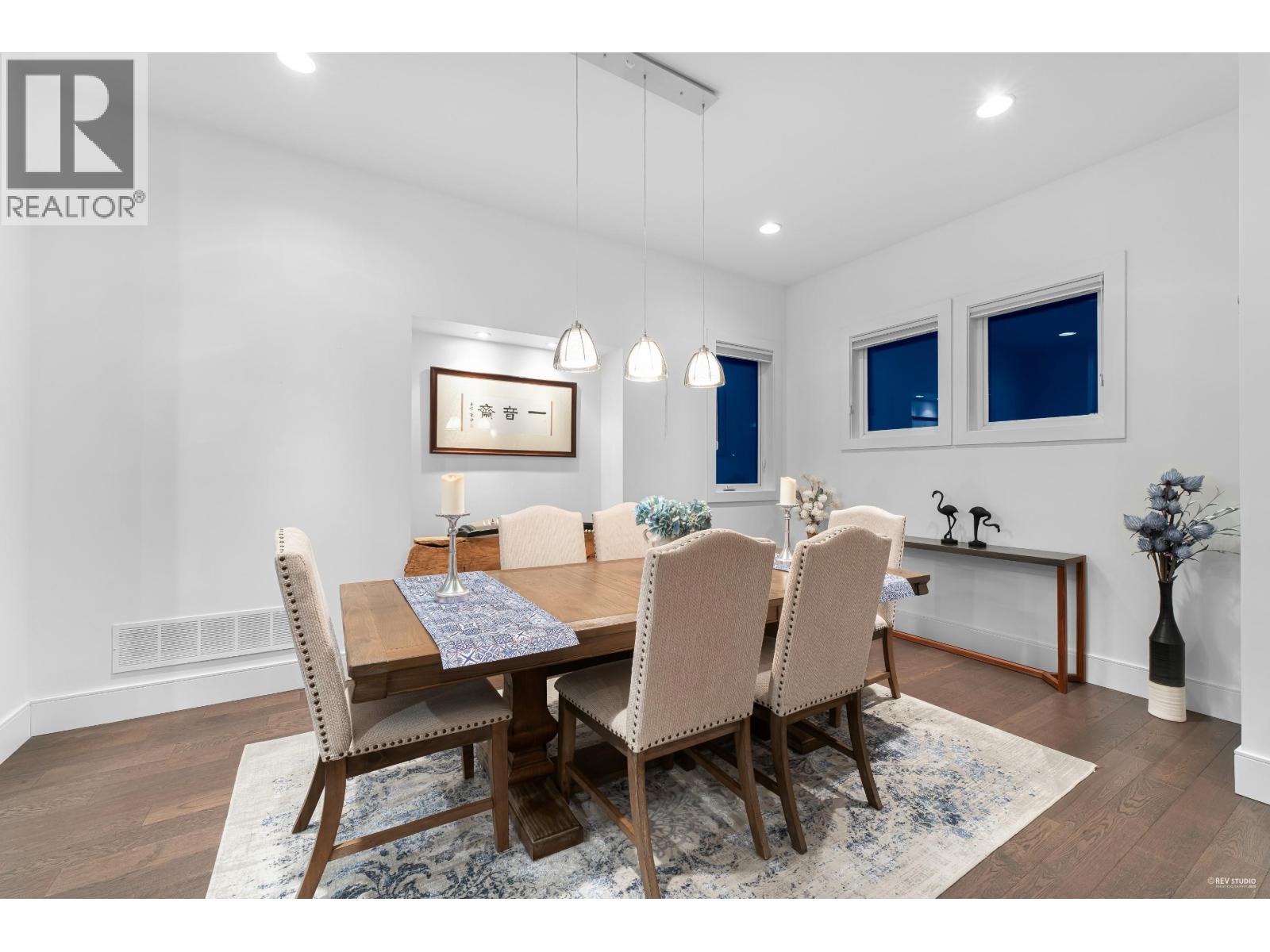 4061 ST. PAULS AVENUE, North Vancouver