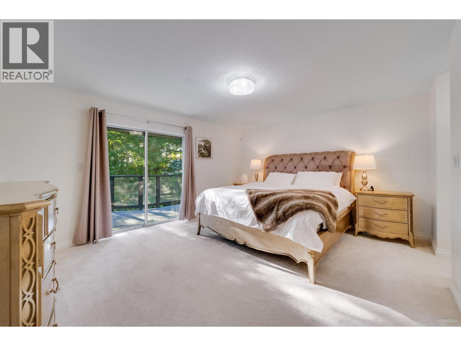 Photo 10 of 8515 Ansell Place, West Vancouver BC