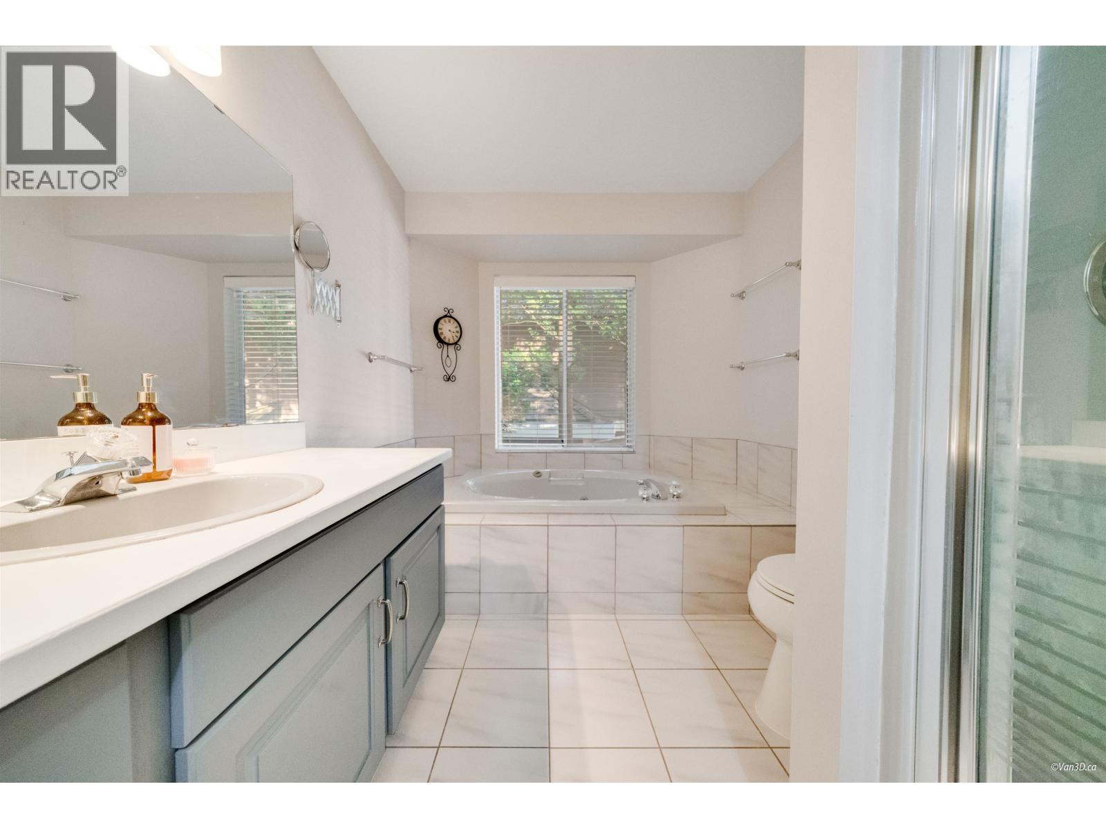 Photo 16 of 8515 Ansell Place, West Vancouver BC