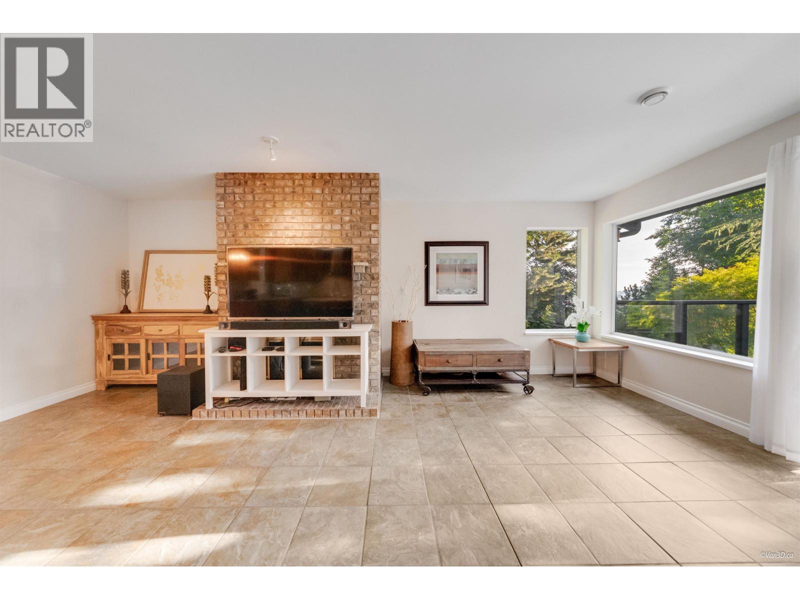 Photo 1 of 8515 Ansell Place, West Vancouver BC