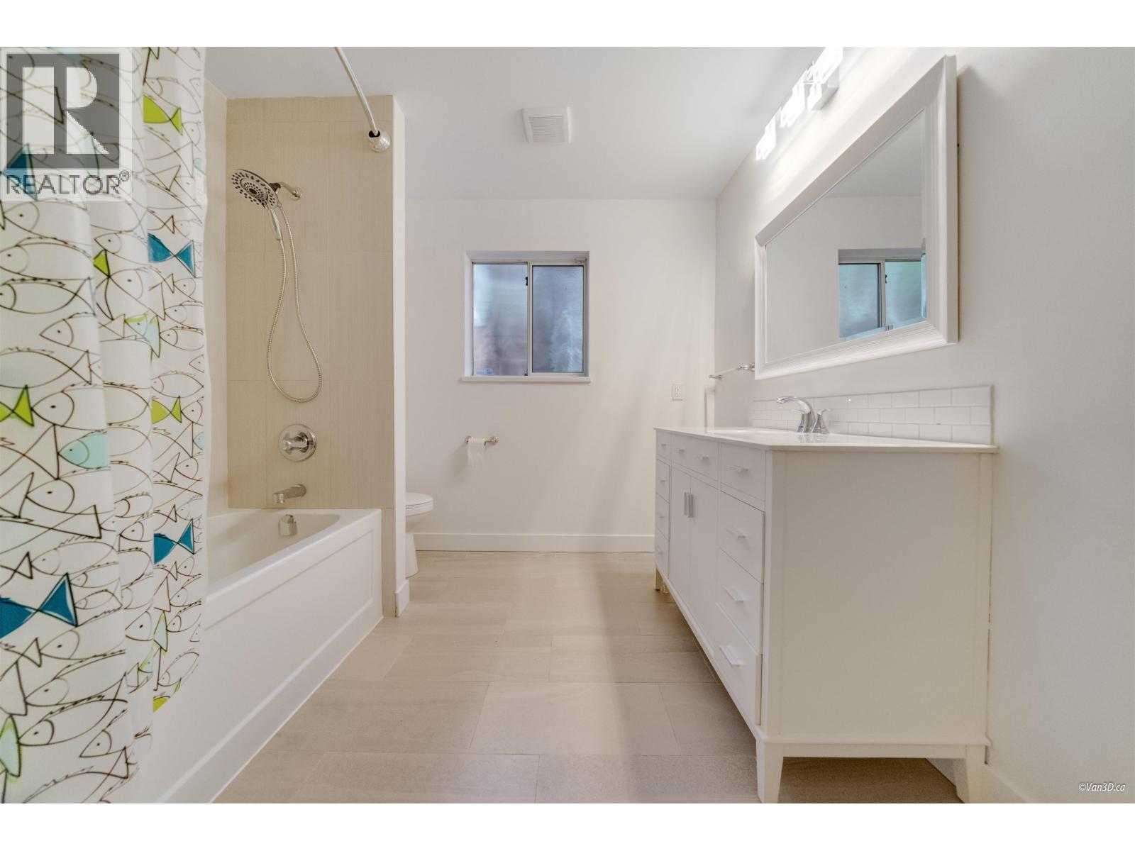 Photo 7 of 8515 Ansell Place, West Vancouver BC