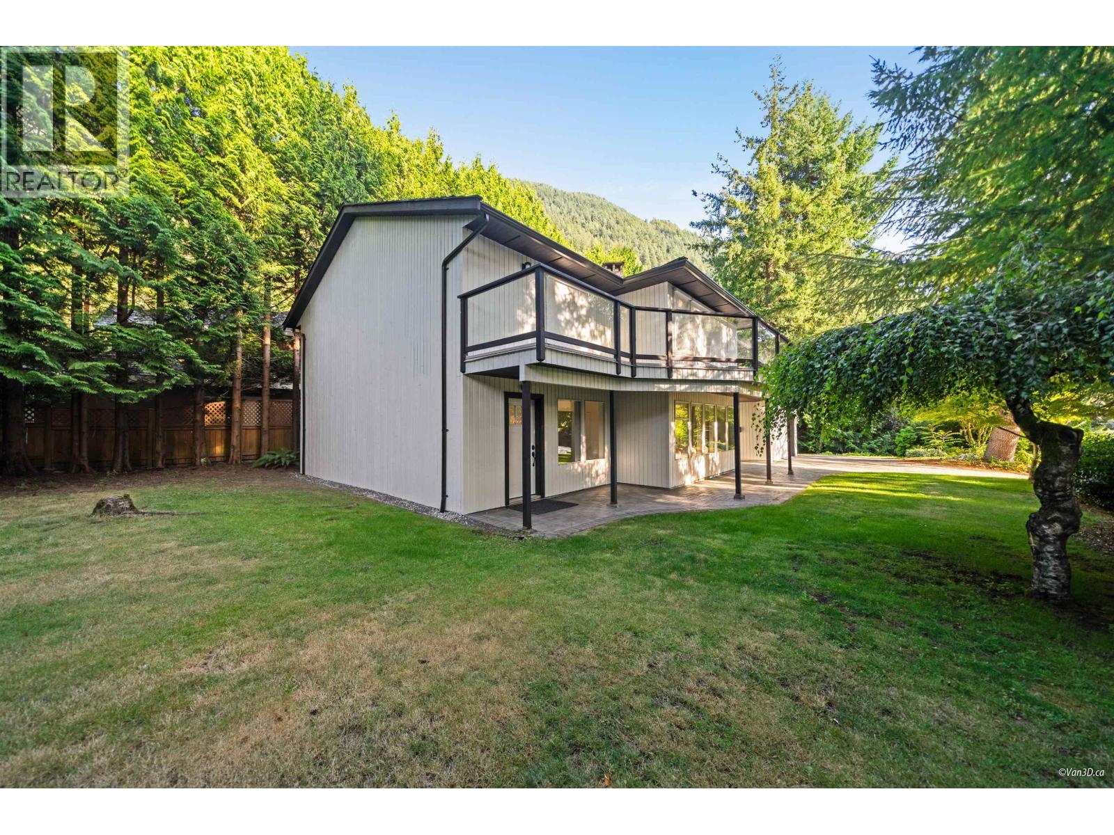 Photo 6 of 8515 Ansell Place, West Vancouver BC