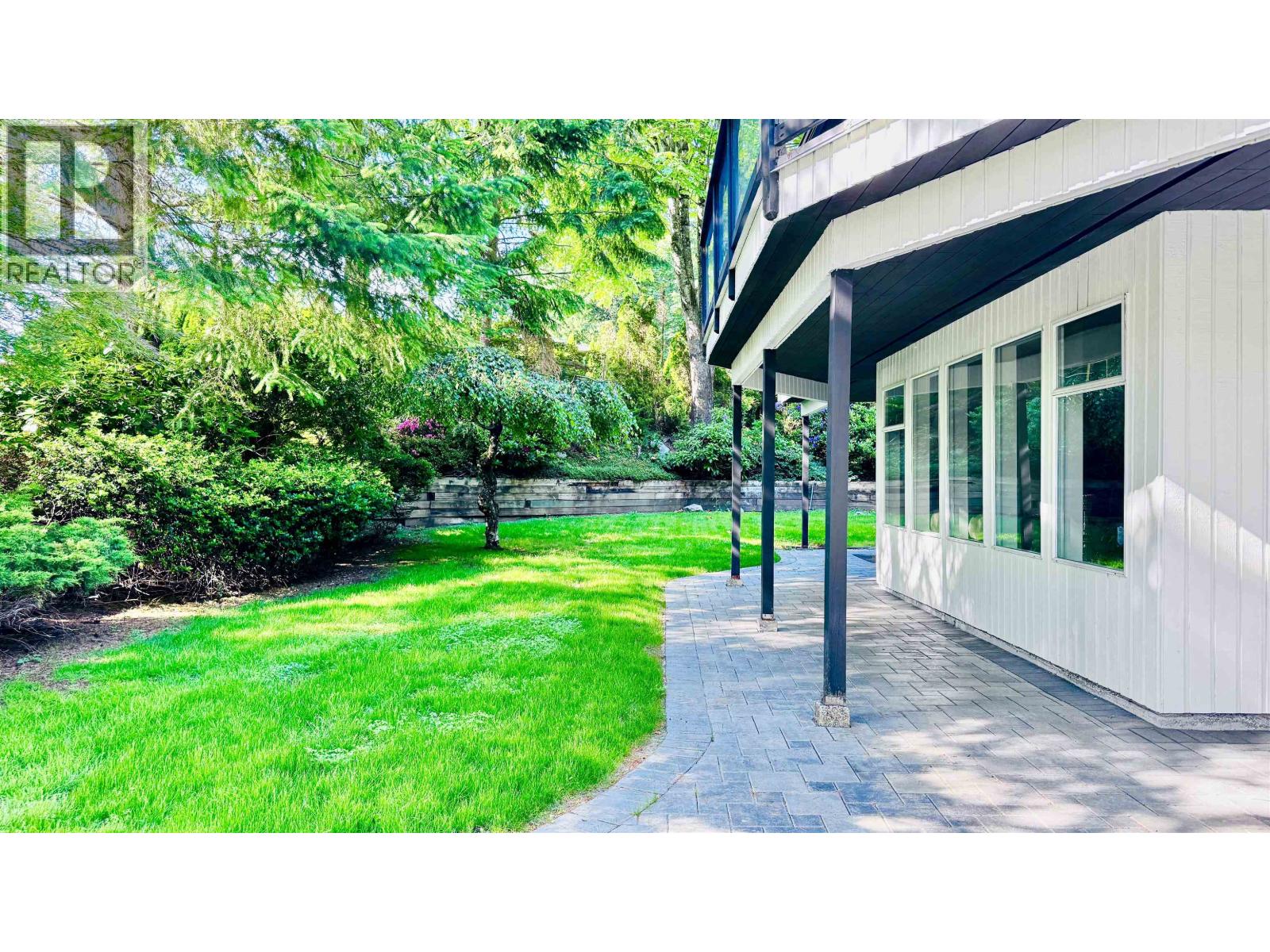 Photo 8 of 8515 Ansell Place, West Vancouver BC