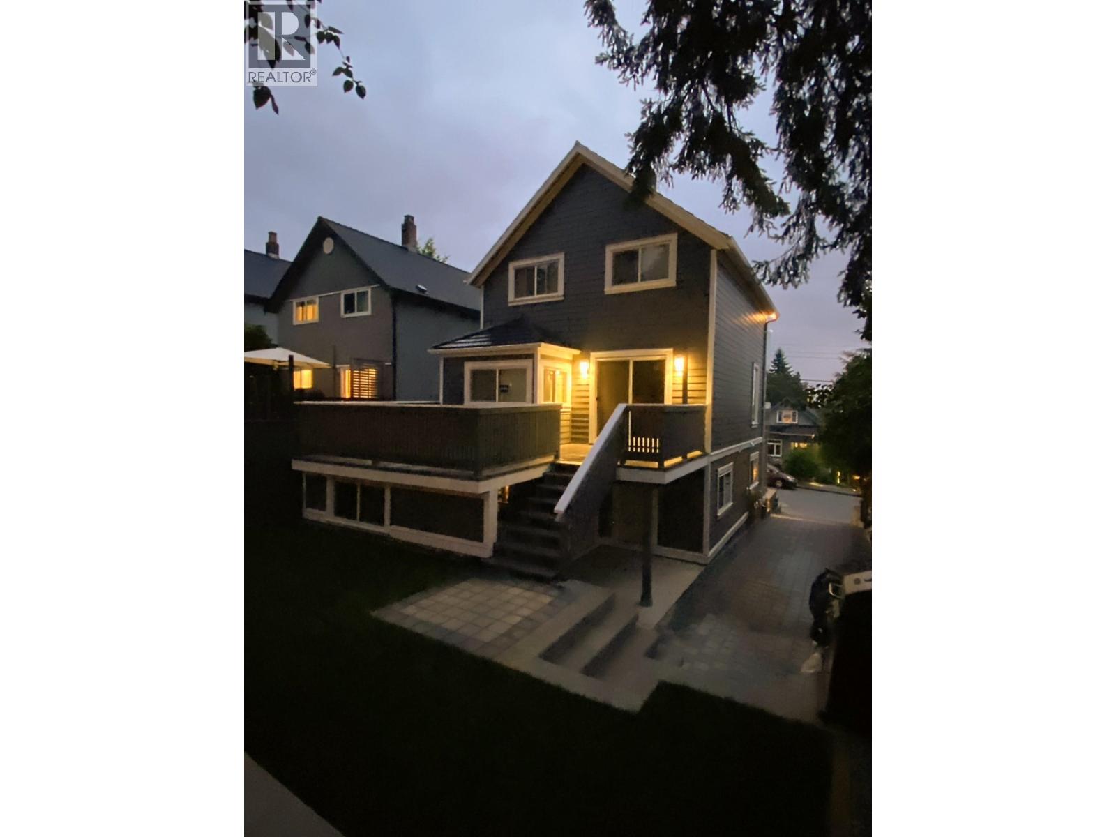 Photo 6 of 238 E 28th Street, North Vancouver BC