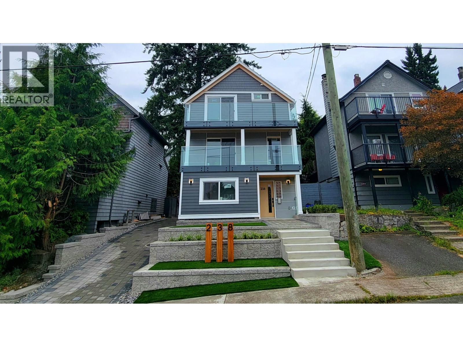 Photo 2 of 238 E 28th Street, North Vancouver BC