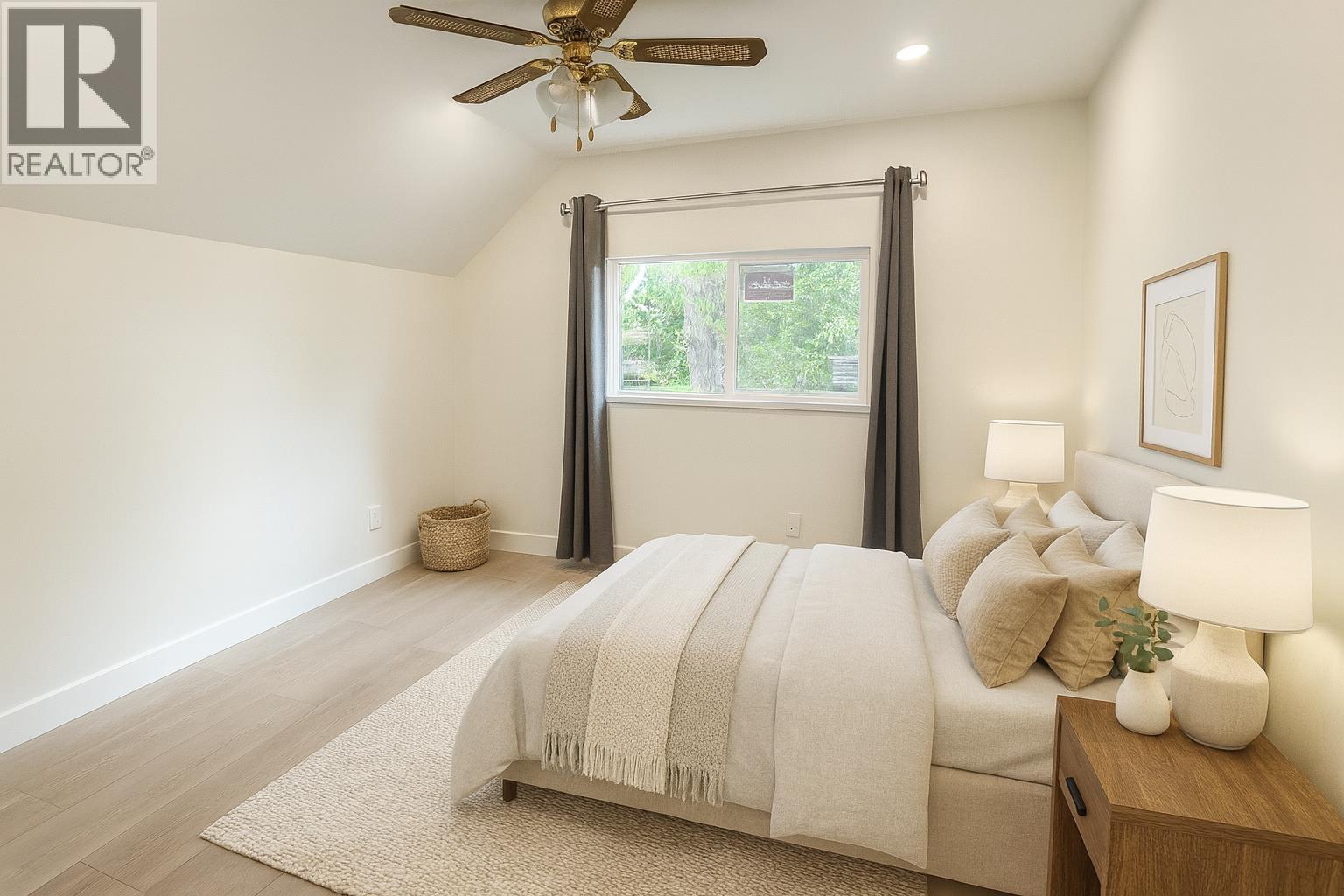 Photo 5 of 238 E 28th Street, North Vancouver BC