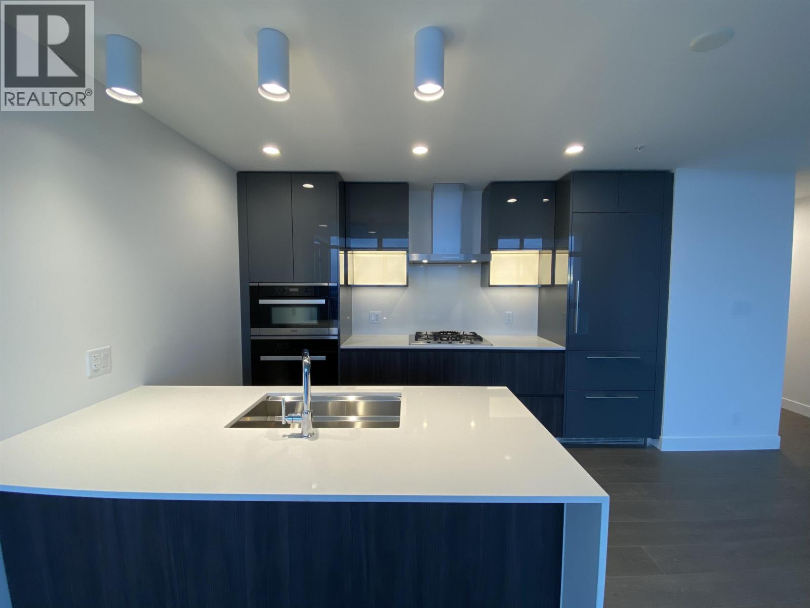 Photo 3 of 2706 6511 Sussex Avenue, Burnaby BC