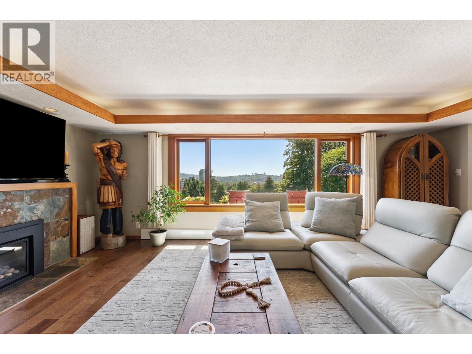 Photo 6 of 1206 Cloverley Street, North Vancouver BC