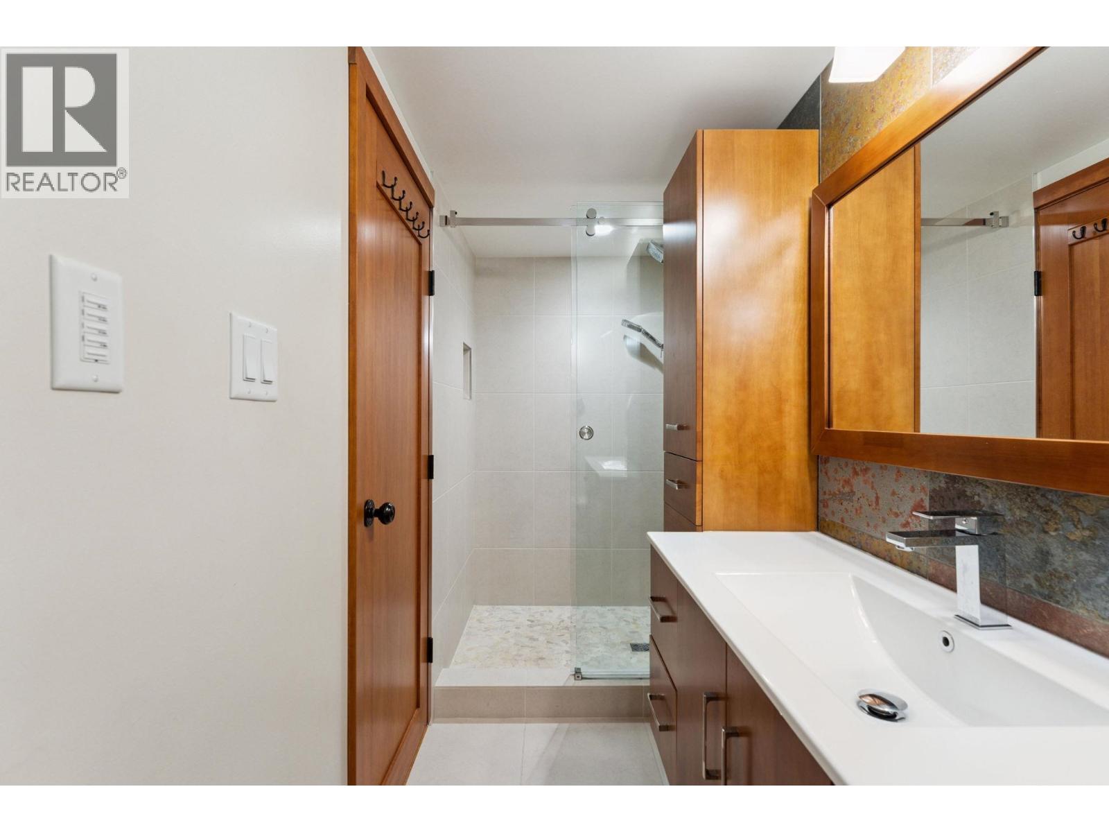 Photo 10 of 1206 Cloverley Street, North Vancouver BC