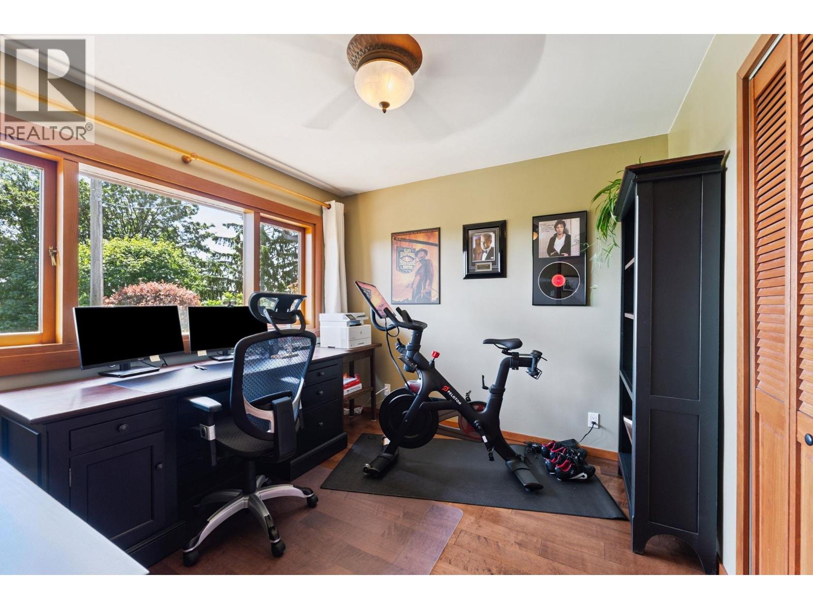 Photo 8 of 1206 Cloverley Street, North Vancouver BC