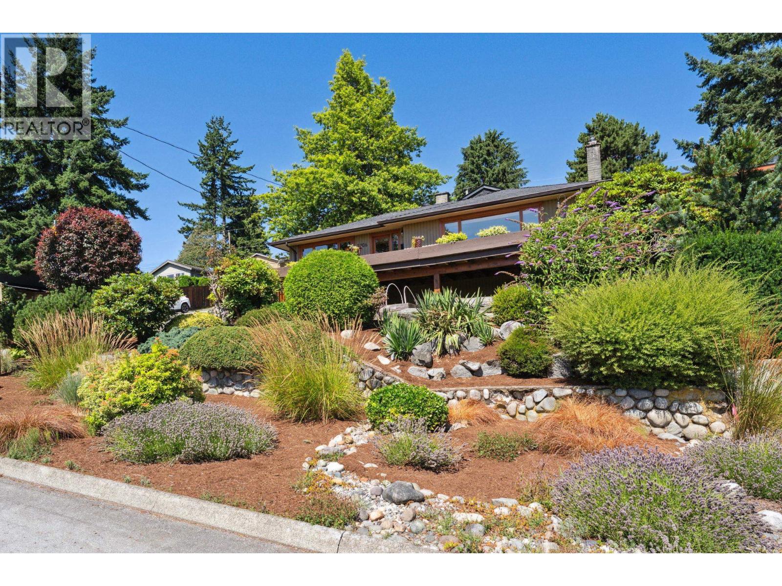 Photo 9 of 1206 Cloverley Street, North Vancouver BC