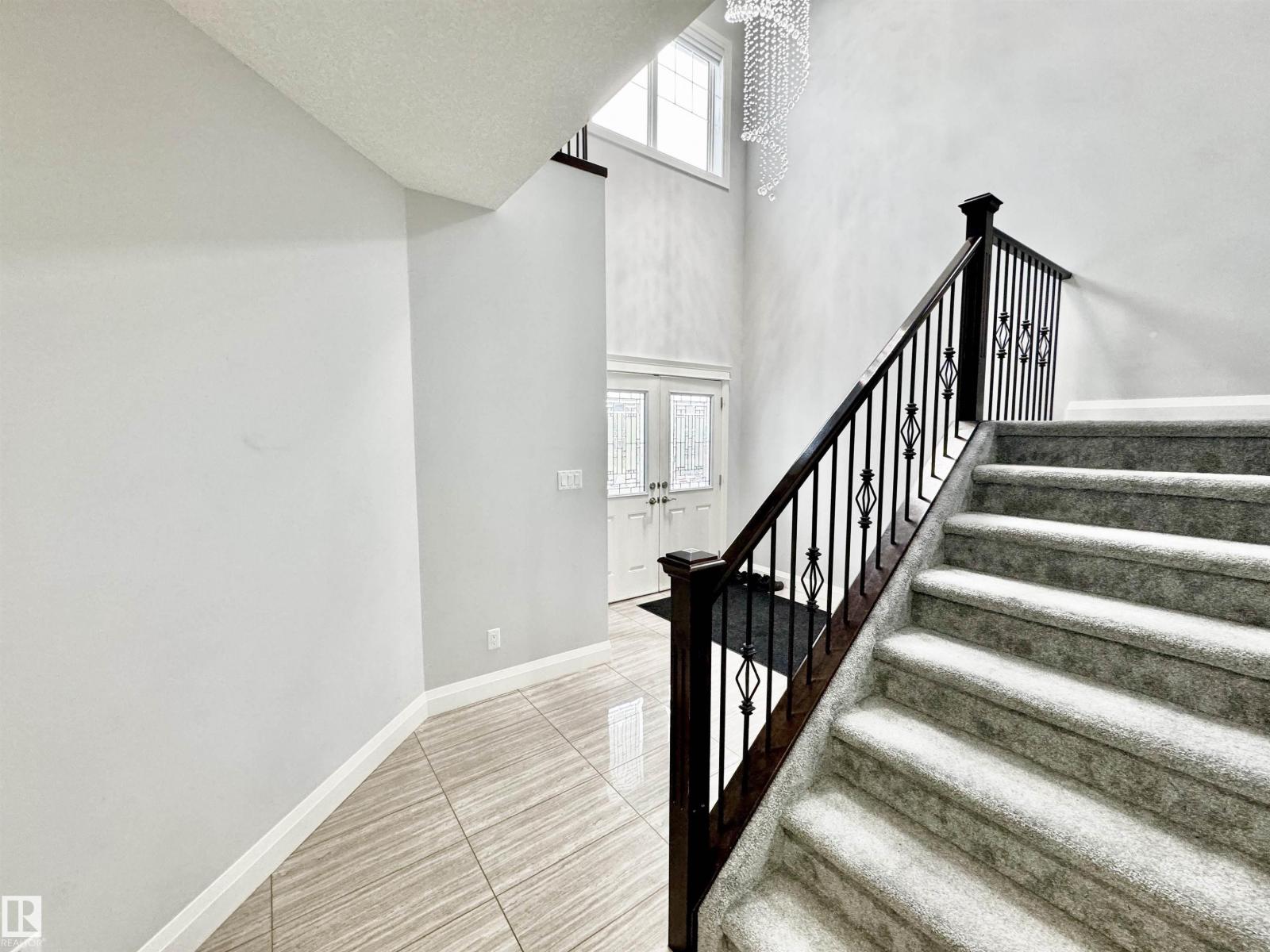 Photo 21 of 2212 22 St Nw, Edmonton AB