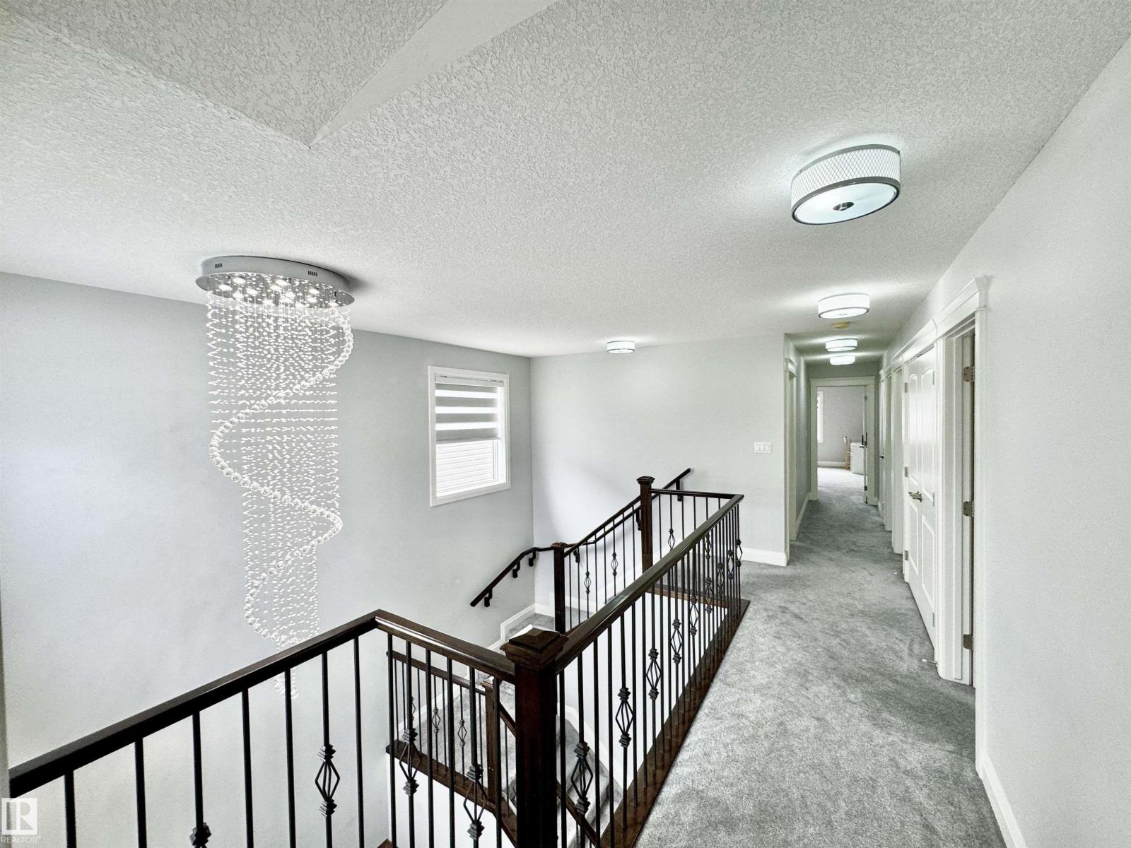 Photo 18 of 2212 22 St Nw, Edmonton AB