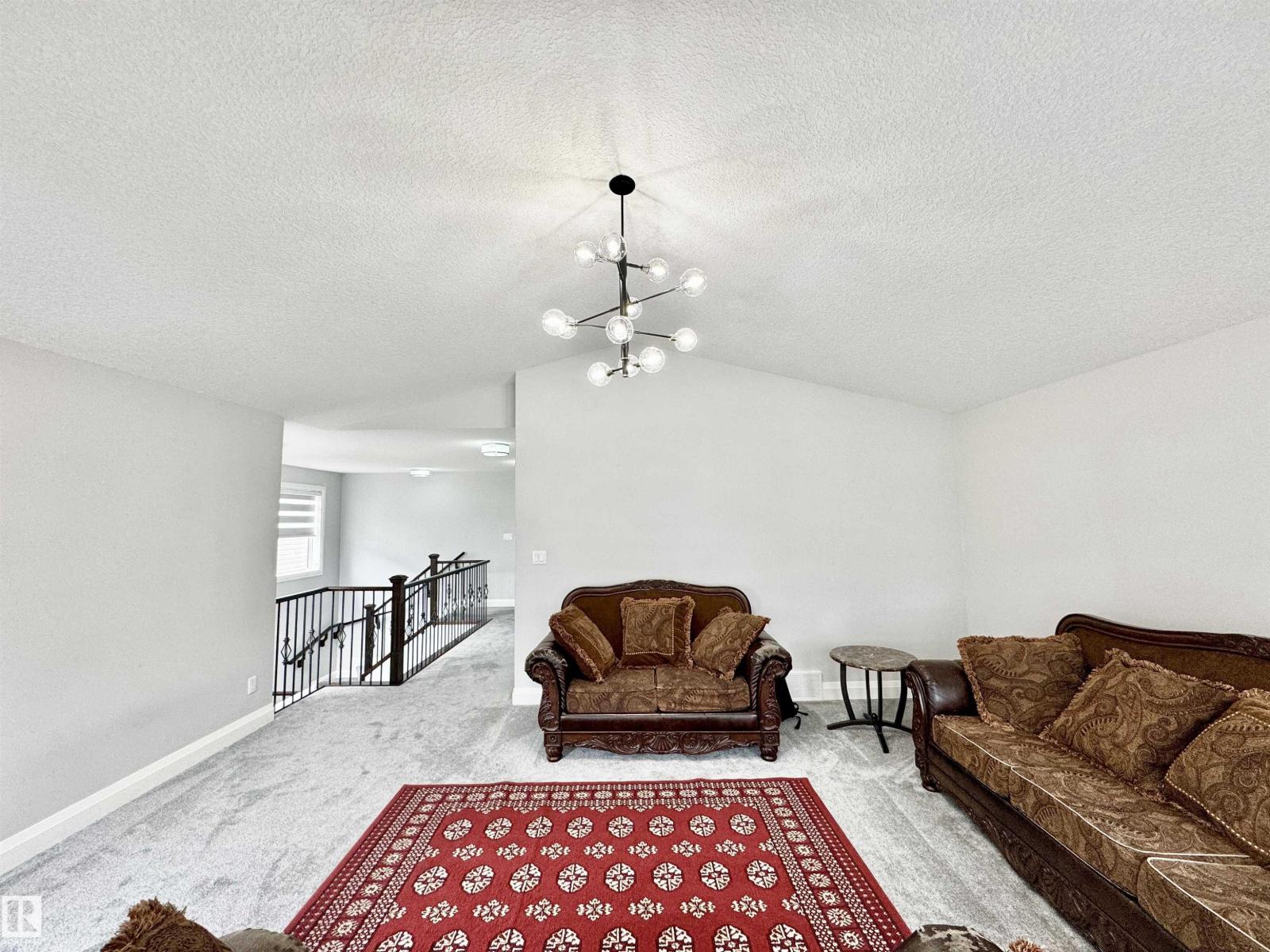 Photo 32 of 2212 22 St Nw, Edmonton AB