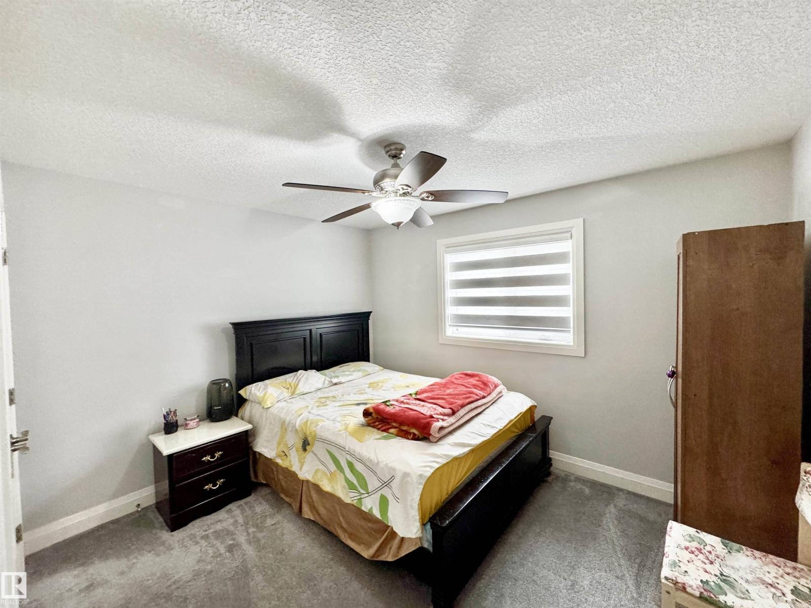 Photo 9 of 2212 22 St Nw, Edmonton AB