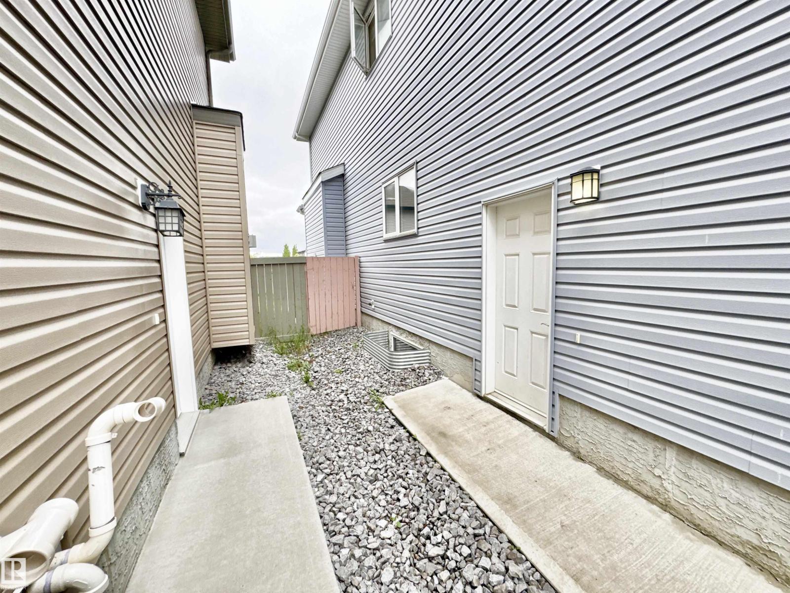 Photo 67 of 2212 22 St Nw, Edmonton AB
