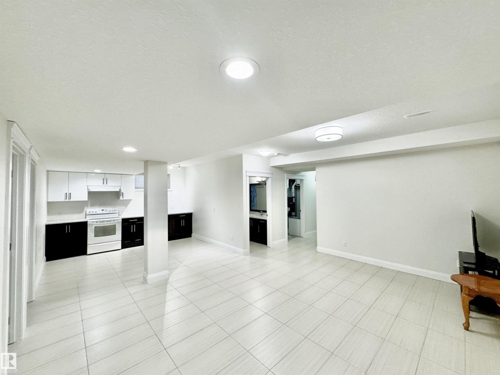 Photo 42 of 2212 22 St Nw, Edmonton AB