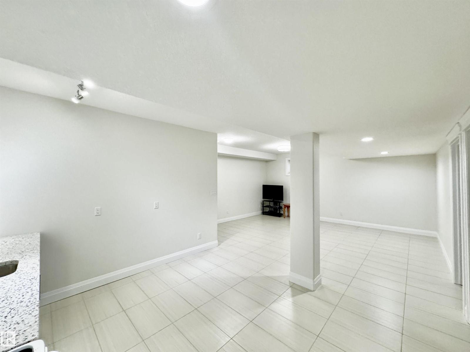 Photo 51 of 2212 22 St Nw, Edmonton AB