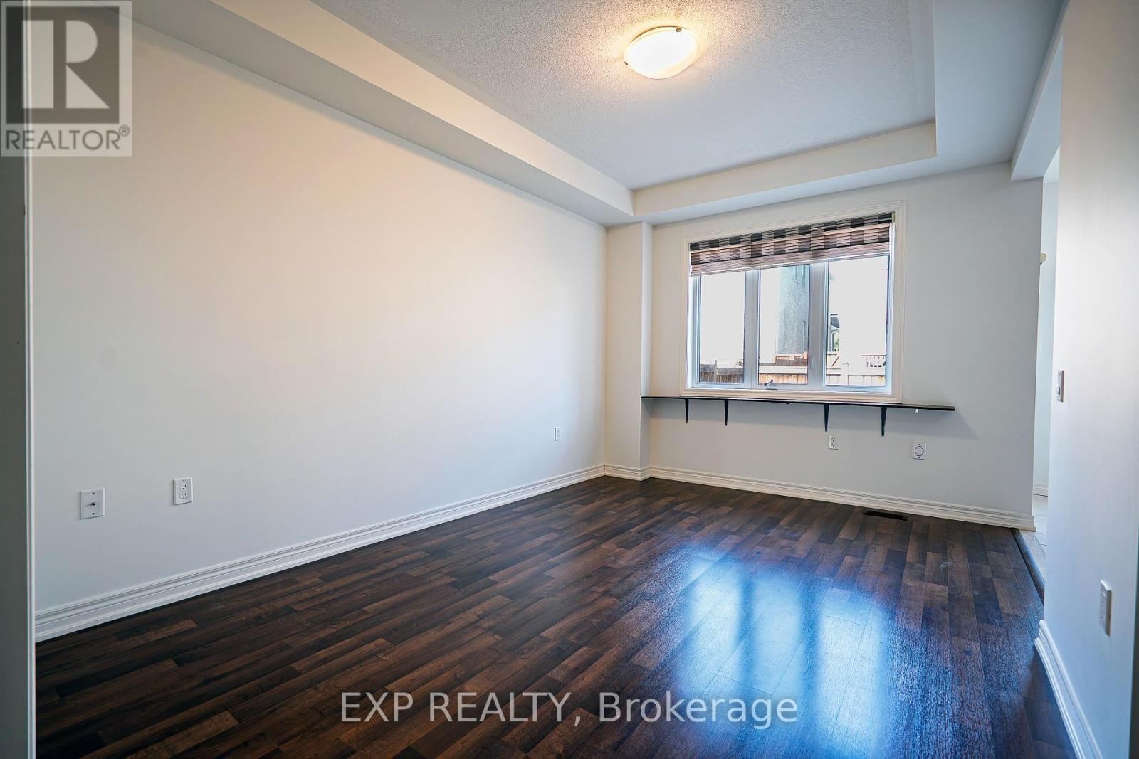 Photo 13 of 16 Blackberry Valley Crescent, Caledon ON