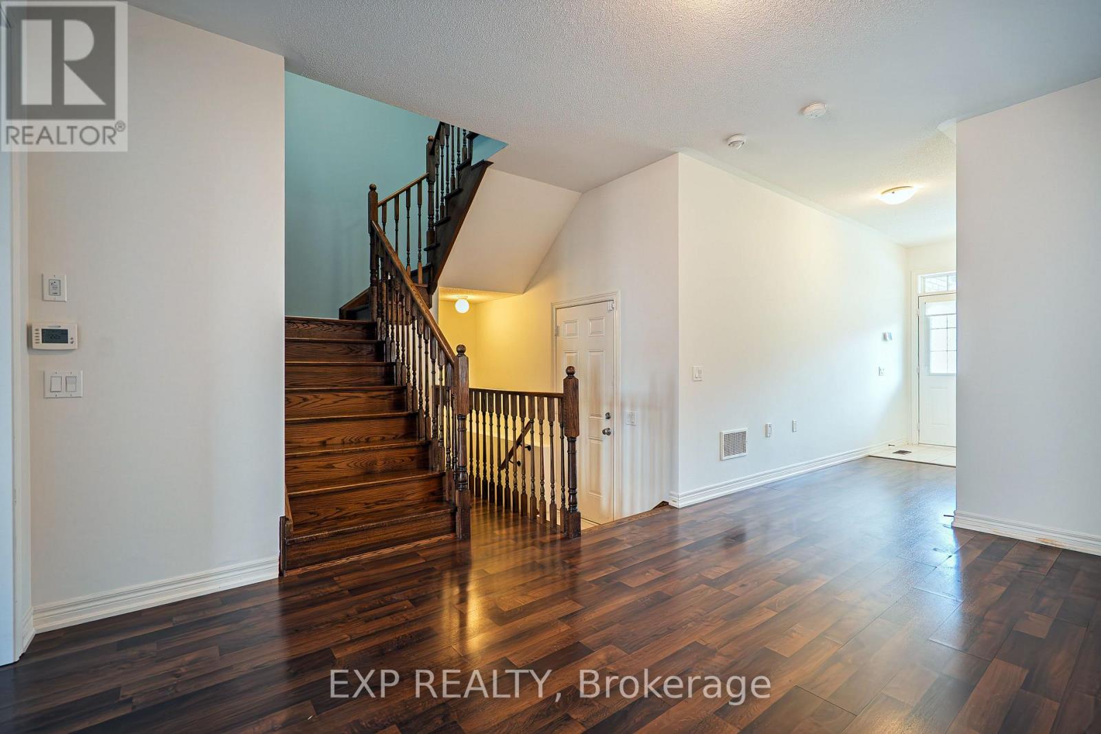 Photo 10 of 16 Blackberry Valley Crescent, Caledon ON