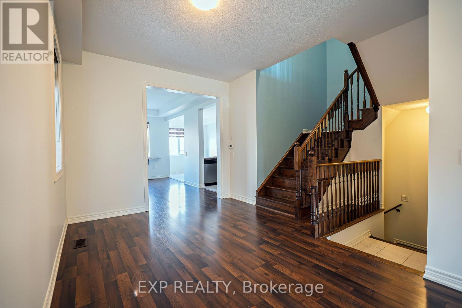 Photo 11 of 16 Blackberry Valley Crescent, Caledon ON